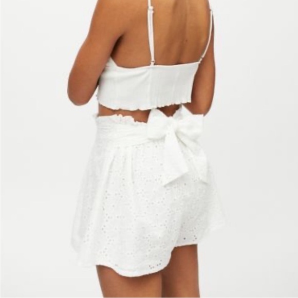 MINKPINK Revolve White Eyelet Shorts Small - Picture 8 of 10